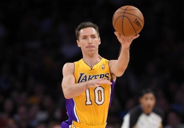 Steve Nash y su récord, la única buena noticia de los Lakers