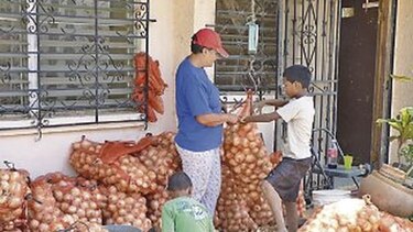 Cebolleros recibirán dinero de préstamos