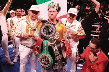 Campeones y excampeones elogian a Saúl ‘Canelo’ Álvarez tras su victoria sobre Plant