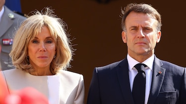 Emmanuel y Brigitte Macron demandan a la influencer Candace Owens en EUA por afirmar que la primera dama francesa nació siendo hombre