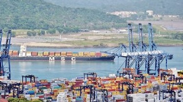 Trabajadores portuarios suspenden huelga y solicitan arbitraje