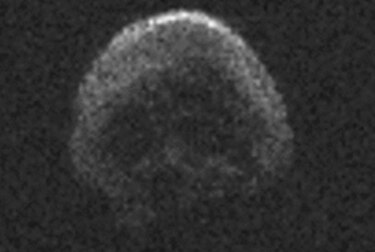 Meteorito ‘Gran calabaza’ pasa cerca de la Tierra y sigue su viaje