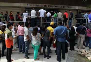 Autoridad de Pasaportes pide retirar documentos de viaje