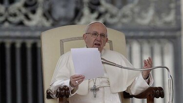 Papa Francisco busca santos 'de clase media' cercanos a los pobres