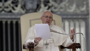 Papa Francisco busca santos 'de clase media' cercanos a los pobres