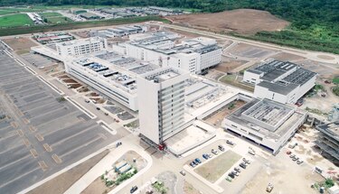 Sugieren un supervisor de obra en la Ciudad de la Salud