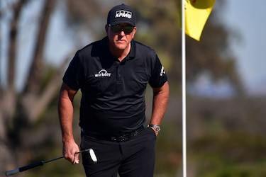 Phil Mickelson renuncia a defender su título del Campeonato de la PGA