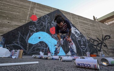 Grafiteros de Jordania buscan darle una nueva vida a los muros de Amán
