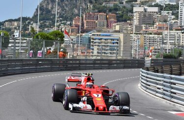 Raikkonen logra la 'pole' en Mónaco