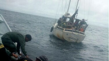 Capturan velero con 500 paquetes de droga cerca de la costa en Los Santos