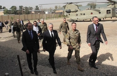 Secretario de Defensa de Estados Unidos llega inesperadamente a Kabul