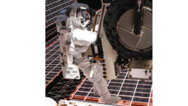 Astronautas de la ISS realizaron caminata espacial