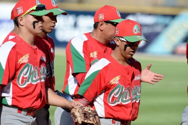 Chiriquí y Panamá Este contra la pared en el béisbol juvenil