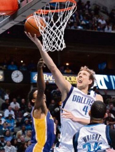 Mavericks resurgen y los Lakers se hunden
