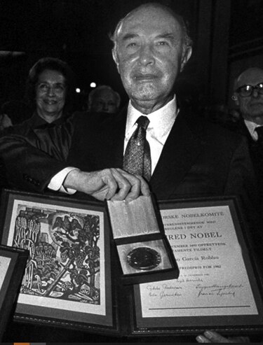 ‘Mr. Desarme’: Alfonso García Robles, el diplomático mexicano que ganó el Nobel de la Paz en 1982 por su esfuerzo para que América Latina sea una región libre de armas nucleares