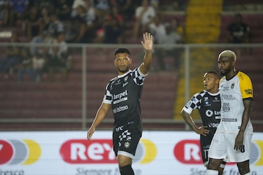 Rolando Blackburn cambia de equipo y jugará con Herrera