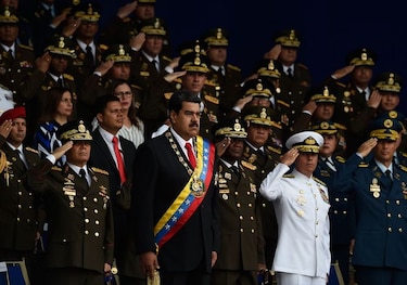 Parlamento venezolano rechaza 'vías violentas' para sustituir a Maduro