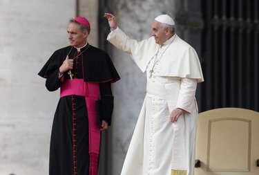 El Papa reúne en el Vaticano a excluidos y precarios de todo el mundo