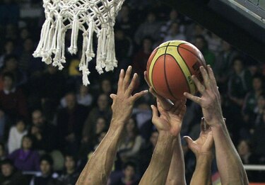 FIBA excluye a Rusia de todas las competencias internacionales
