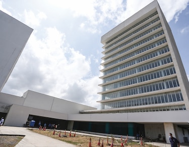 Negociaciones con FCC, al más alto nivel