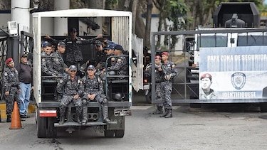 Maduro arremete; la oposición no se deja