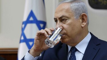 Netanyahu comunica a Merkel 'inquietud' por recrudecimiento del antisemitismo