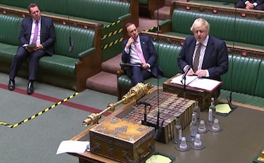 Boris Johnson desestima ‘comparaciones internacionales’ y prepara el desconfinamiento