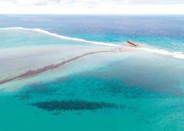 Buque con bandera panameña causa derrame en Isla Mauricio