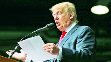 Sondeo: Trump casi empata a Clinton