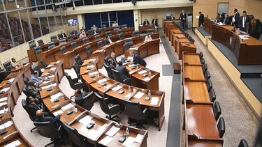 Ministra del MEF pide que se retome debate sobre proyecto que eleva la evasión fiscal a delito penal
