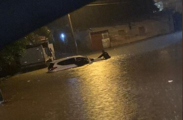 Al menos 400 viviendas afectadas por inundaciones, un desaparecido y desvío de aviones por fuertes lluvias