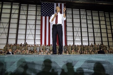 Obama aterriza por sorpresa en Afganistán para visitar a las tropas