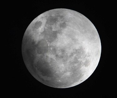 Cometa y luna llena darán espectáculo este fin de semana