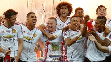 Manchester United se consuela con la Copa FA