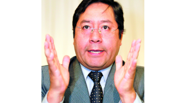 Morales niega crisis por salida de ministro