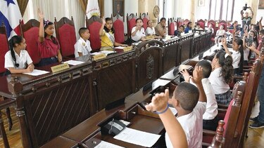 Instalan Gobierno Municipal Estudiantil del distrito de Panamá