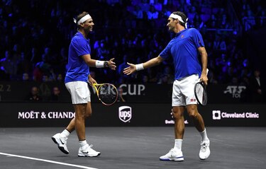 Federer se despide con derrota junto a Nadal