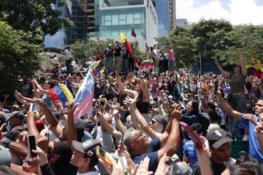 Ente electoral de Venezuela entrega al Supremo las actas de escrutinio de las elecciones presidenciales