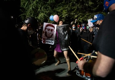 Agentes federales seguirán en Portland hasta que la policía la ‘limpie de anarquistas’, dice Trump