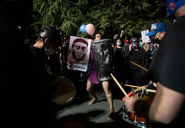 Agentes federales seguirán en Portland hasta que la policía la ‘limpie de anarquistas’, dice Trump
