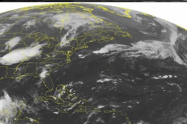Tormenta tropical 'Dolly' se debilita tras tocar tierra en México