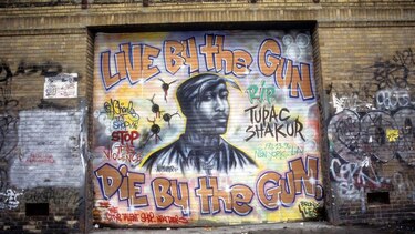 Quién era el rapero Tupac Shakur, cómo fue asesinado y por qué 30 años después el crimen sigue sin esclarecerse