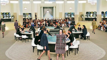 Chanel invita a jugar en su casino de alta costura