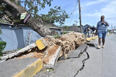 El huracán Melissa deja a su paso por el Caribe 32 muertos y un rastro de destrucción