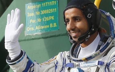Tres astronautas, entre ellos el primer emiratí, llegan a la EEI