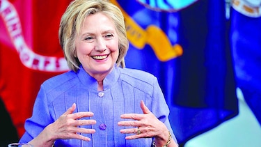 Clinton gana última primaria demócrata y se reúne con Sanders