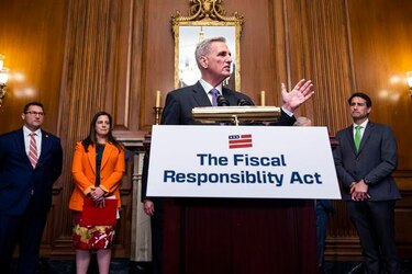 La Cámara Baja de Estados Unidos respalda el pacto para elevar el techo de deuda de Biden y McCarthy