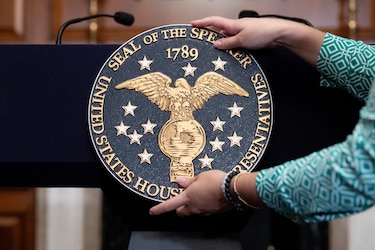 El Senado de Estados Unidos aprueba la medida provisional para evitar el cierre del Gobierno