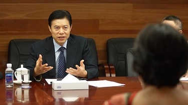Ministro de Comercio de China llega al país para suscribir acuerdos