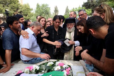 Miles de palestinos se despiden de la periodista Shireen Abu Akleh 